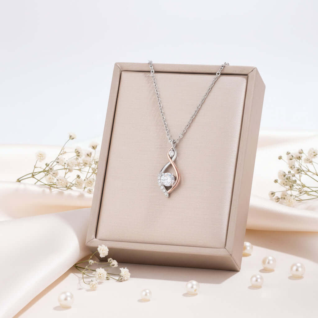 Elevate Your Style with the Two-Tone Smart Necklace – A Chic Blend of Elegance and Modern Design